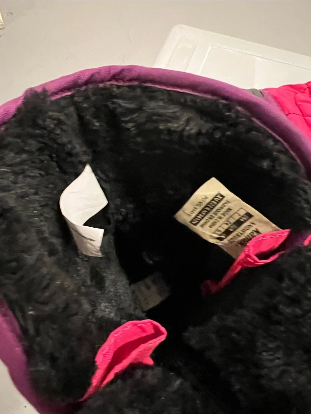 Kamik Snowbugs Insulated Snow Boots in Fuchsia with Plum Trim EUC